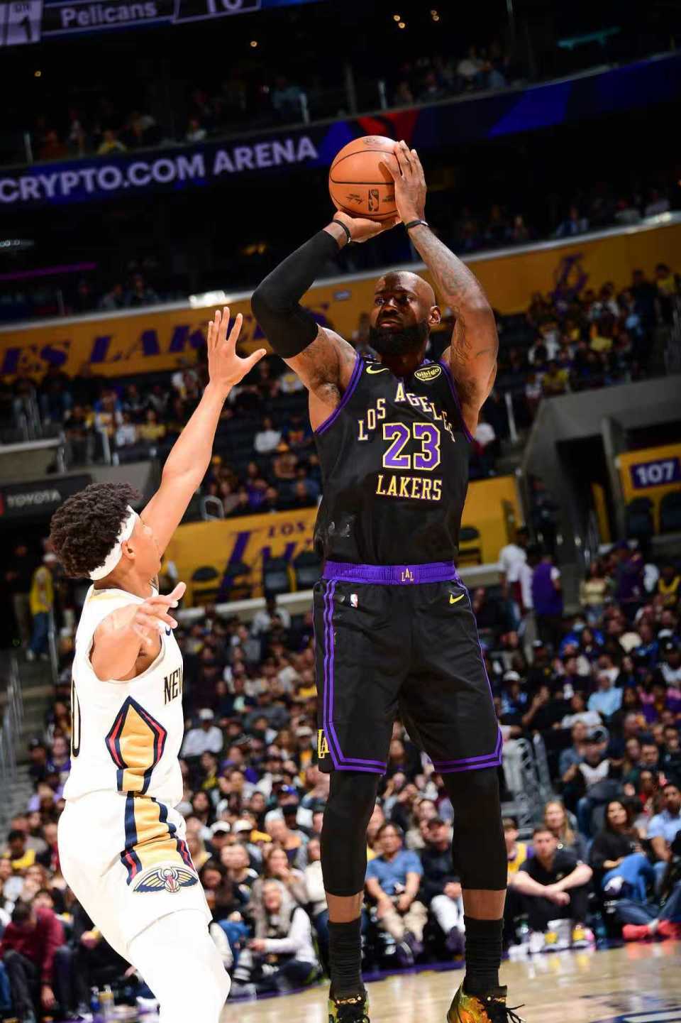 15835球！詹姆斯21+7+7逼近贾巴尔纪录 战锡安10胜1负扮克星